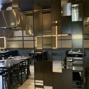 Modern &amp; inviting dining area