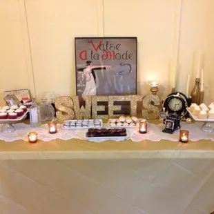 Roaring 20's/Great Gatsby themed table.
