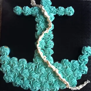 Pull apart mini cupcake cake