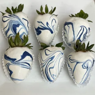 Marble White Chocolate Strawberries