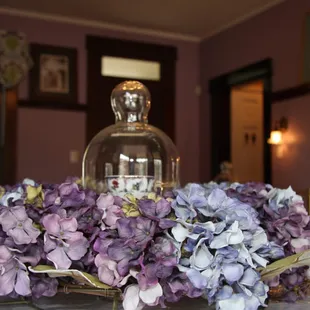 Table setting in parlor