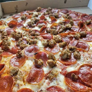 pepperoni and sausage pizza