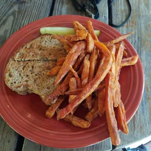 Hiker berry. Grilled cheese with berries