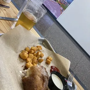 Monte Cristo sand and we split it!! So filling!! Beer so yummy too! IPAs, Lager, Porter and a Blonde!!