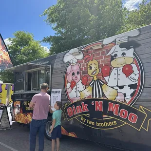 Oink N Moo food truck