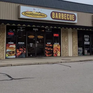 the outside of the restaurant