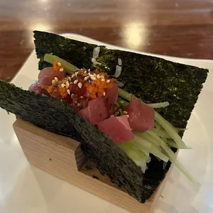 Tuna hand roll