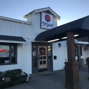 At The Farm shopping center, Oishi has the best ramen, pho, and sushi in town!