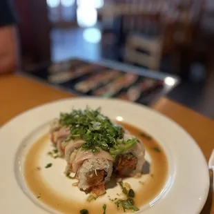 Rising Hamachi Roll