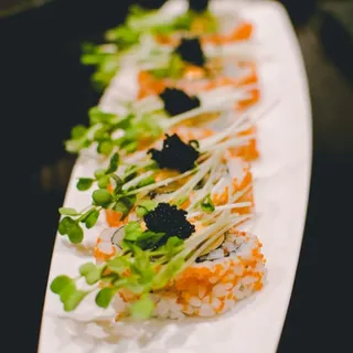 Oishii Spicy Scallop Maki*