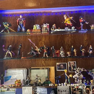 figure wall by the entrance