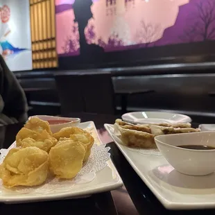 Cream Cheese Puffs (6pc) Gyoza