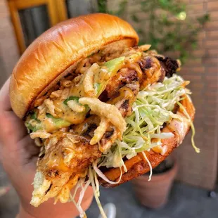 Topa Topa Chicken Sandwich (IG: @foodwithbros)