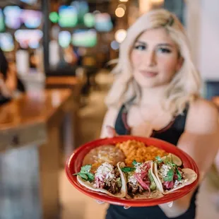 food, chicken wings and fried chicken