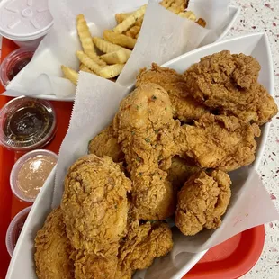 Combo chicken and fries