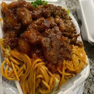 Chow mein/ steam rice/ orange chicken/ beef and Brocolli