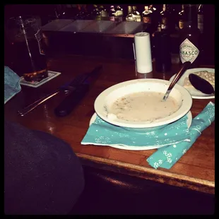 Clam chowder and 8 different beers on tap! Wide range at the bar.