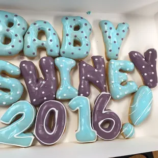SO pretty and adorable! Donuts for baby reveal party