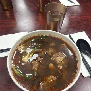 N3. Hot and Spcy Beef Stew Noodle Soup