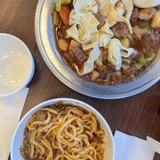 D4. Sour & Spicy with Pork Noodles