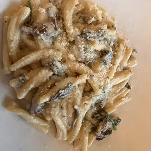 Delicious mushrooms  pasta! Maitake &amp; ?