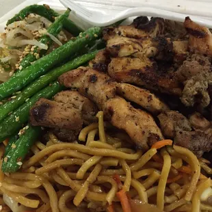 Chicken lo mein Mung bean sprout and green bean