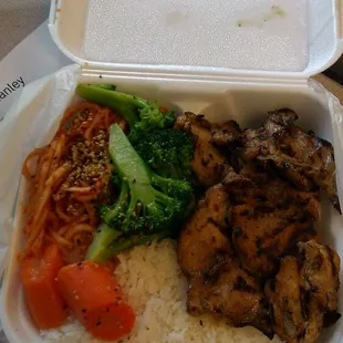 grilled teriyaki chicken, stringed spicy kimchi, broccoli, carrots over rice.  Yummmm $7 after tax