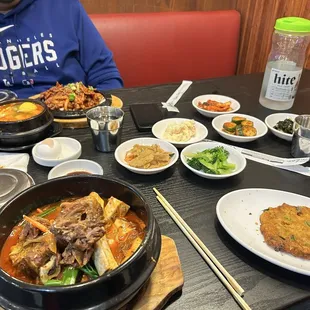 Spicy braised ribs, pancakes