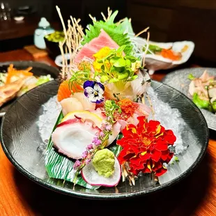 Omakase - Chef's Choice Sashimi (10 pc)