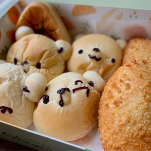 Oyaki mentai caviar, Vanilla Custard Bear, Curry Pan