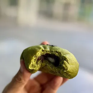 おはよう ございます ^.^Matcha Mochi Anpan! Mogu Mogu!
