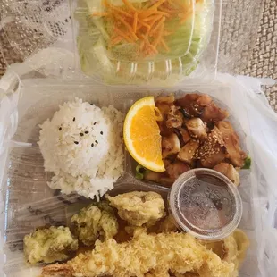 Bento box teriyaki chicken &amp; tempura