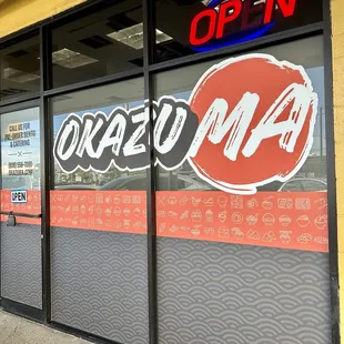 outside, pizza