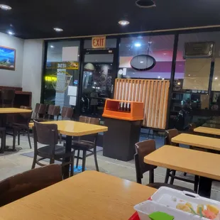 8 tables that seat 2