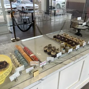 Macaroons, cookies, cupcakes