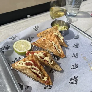 Tuna poke tacos