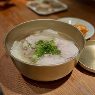 Pork Soup Dweji Gomtang