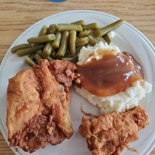 fried chicken, mashed potatoes, green beans and gravy