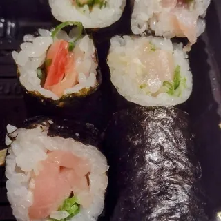 Yellowtail Scallion Roll