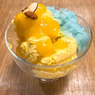 Mango ice cream sticky rice