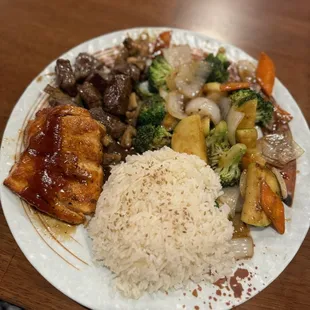 Hibachi dinner with filet and salmon