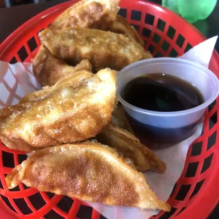 12 Gyoza