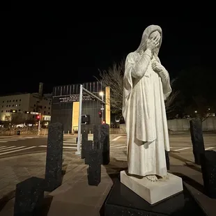 "And Jesus wept" statue across the street from the memorial.