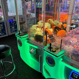 sushi and sashimi, interior