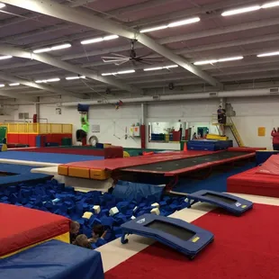 Zip line - release into foam pit