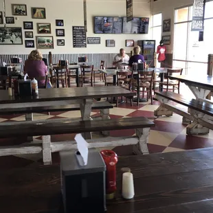 sushi and sashimi, interior