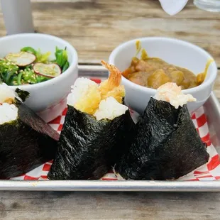 Onigri combo with vegetable curry and seaweed salad
