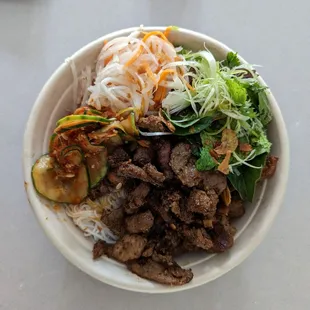 Lemongrass port dish with vermicelli noodles