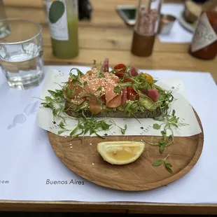 Avocado toasted with smoke salmon