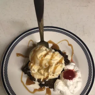 TRIPLE CHUNK CHOCOLATE BROWNIE EXTREME